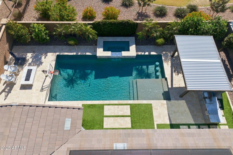 Pool/Spa/Built In Fire Pit