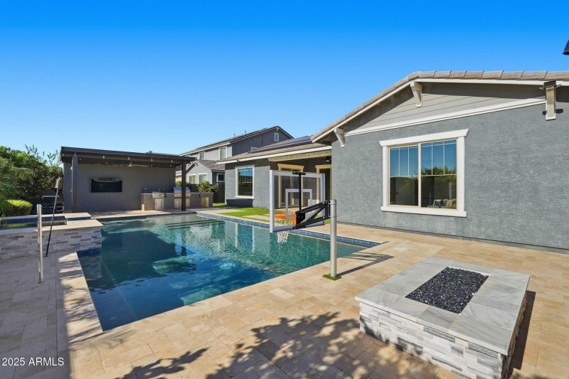 Built In Fire Pit & Pool Basketball Hoop