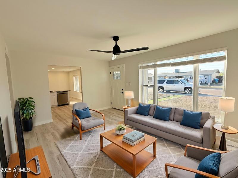 IMG_3169 - Living Room - Modern - 1