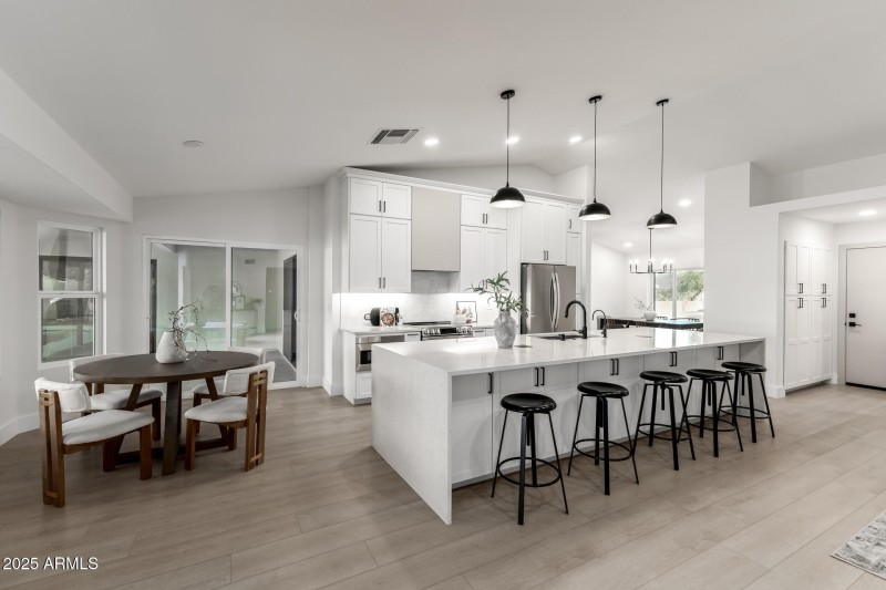 Kitchen and Eat in dining