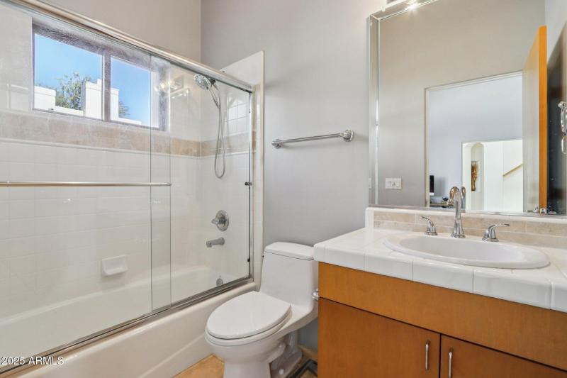 2nd En-Suite Bathroom