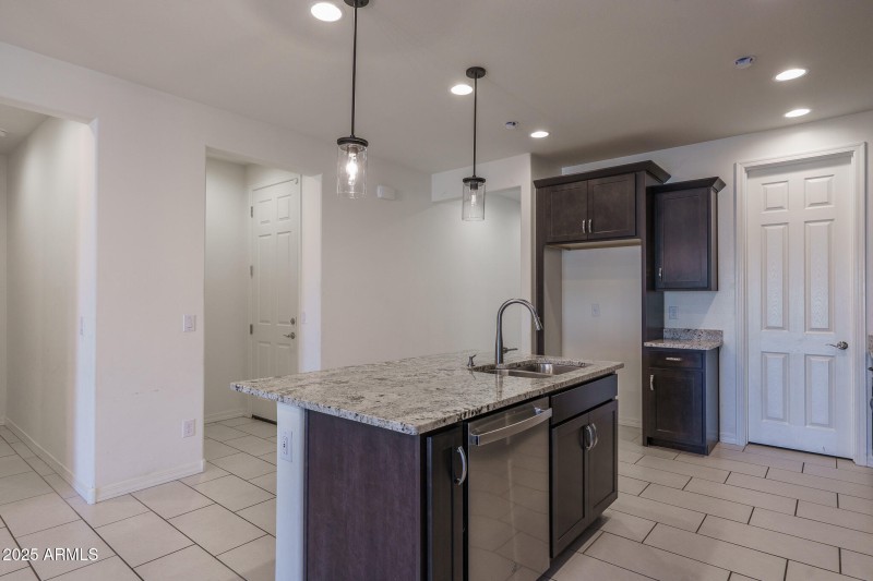 5) KITCHEN