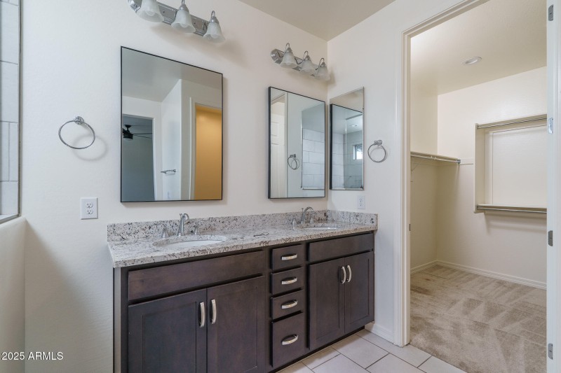 12) PRIMARY BATH