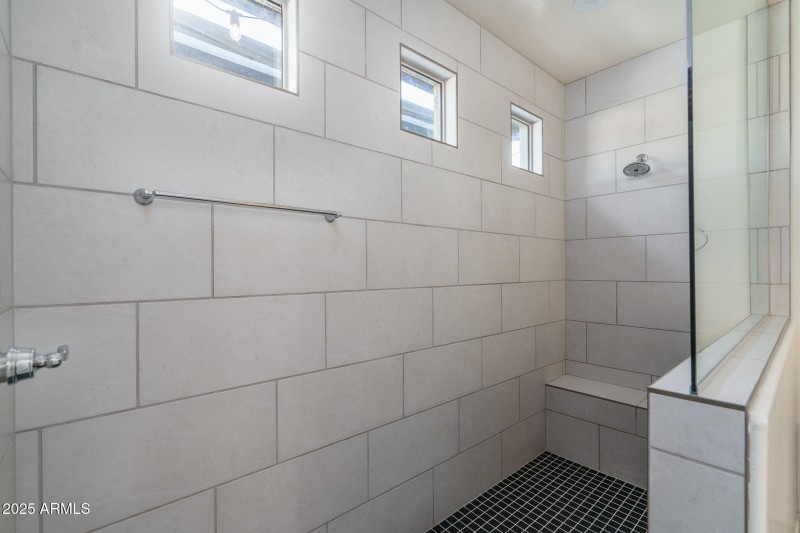 13) PRIMARY BATH