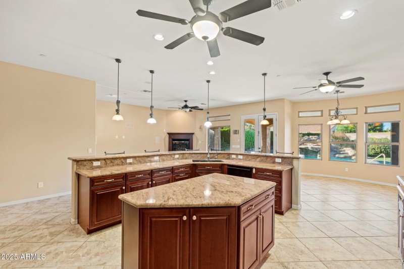 Kitchen to Family Room & Breafast Nook