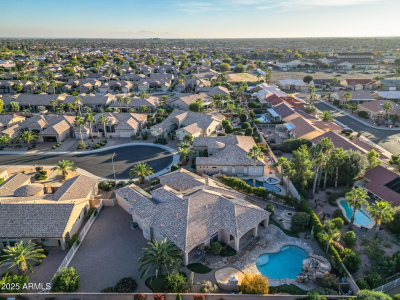 Cul-de-sac keystone lot