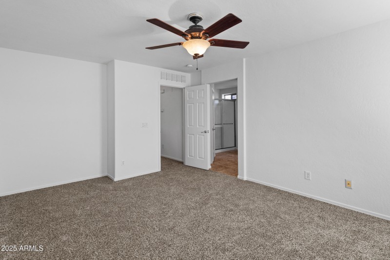 315 E Christopher St-28