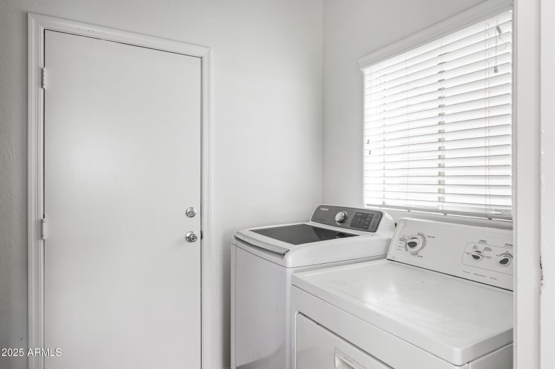 315 E Christopher St-32