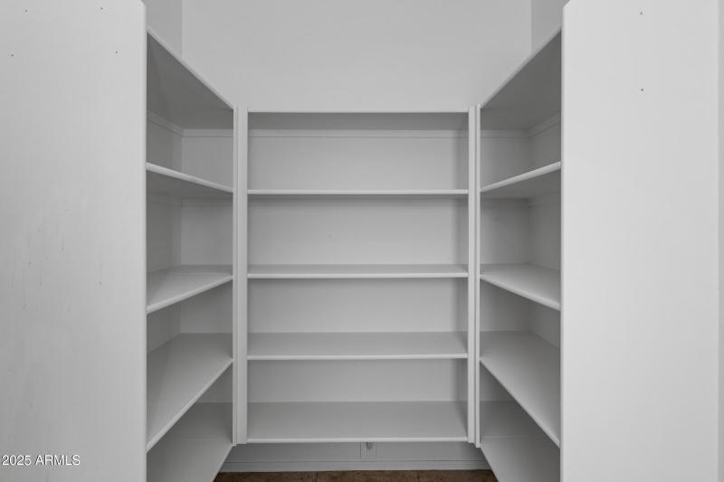 315 E Christopher St-33