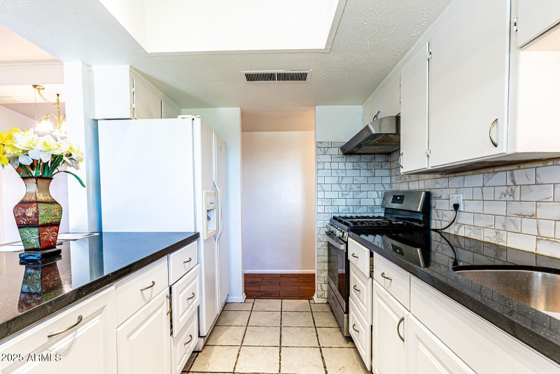 2033 W Palo Verde Dr-12