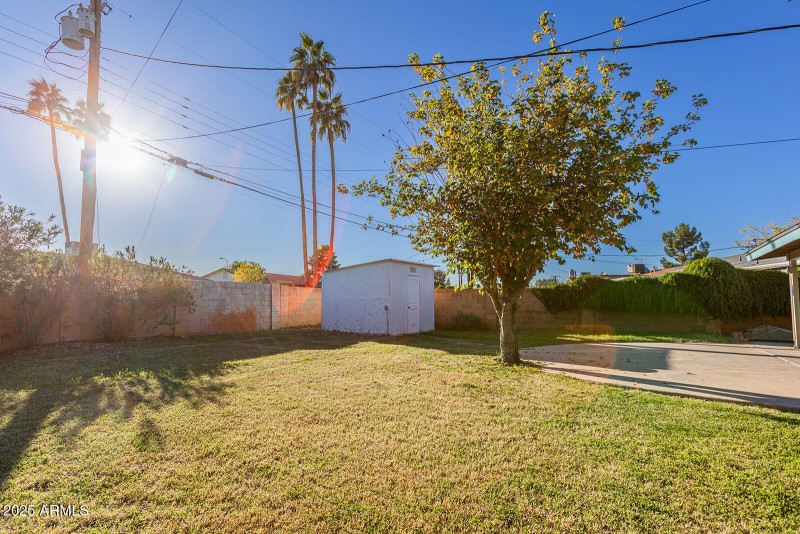 2033 W Palo Verde Dr-29