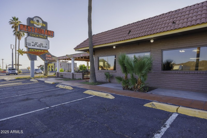 Restaurant Exterior 1