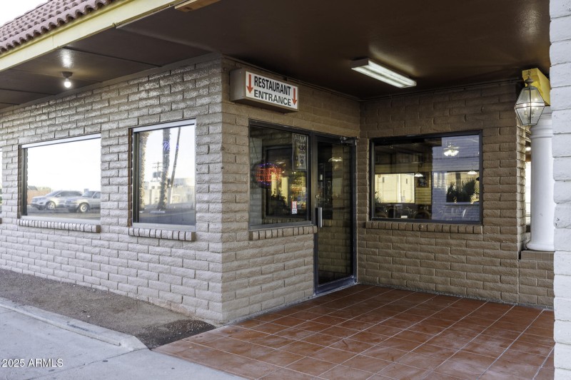 Restaurant Exterior 12