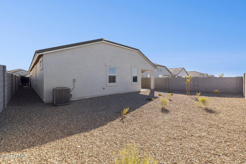 35-web-or-mls-1476-s-241st-ave
