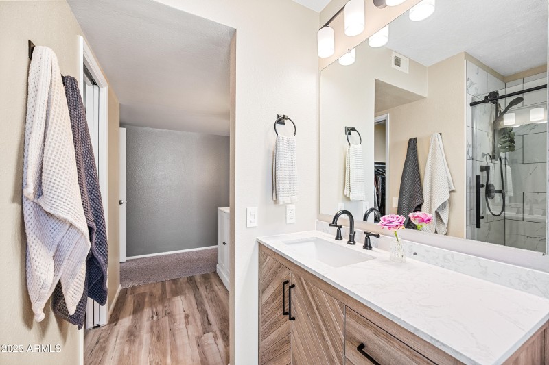 Modern & Classy Primary Bath