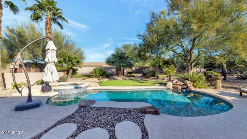 14426 W Becker Ln-large-043-040-TOD3333-