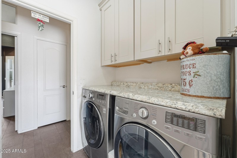 Laundry / Garage Entry