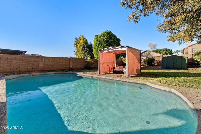 013__3918 E San Pedro Ave