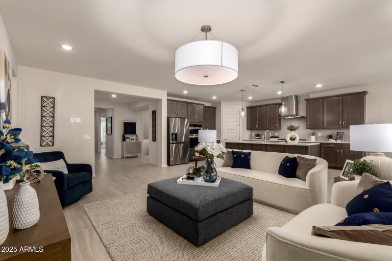 7-2526 Great Room & Kitchen