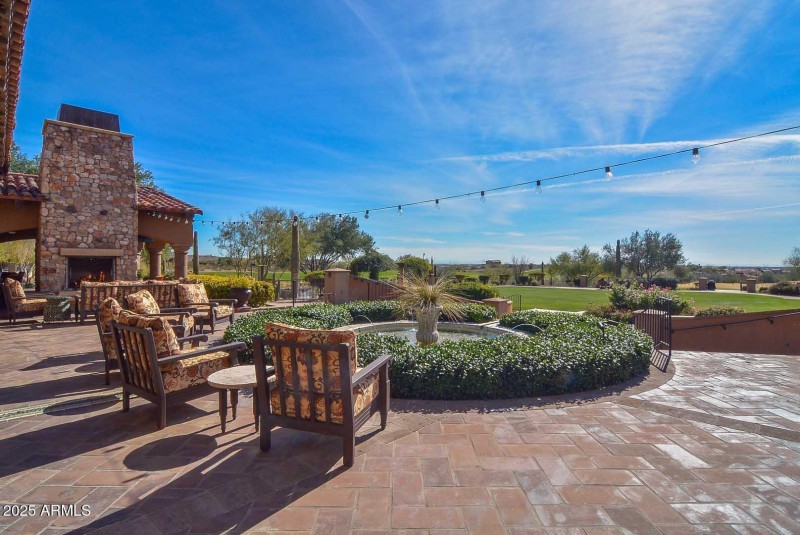 Blackstone-Clubhouse-Terrace