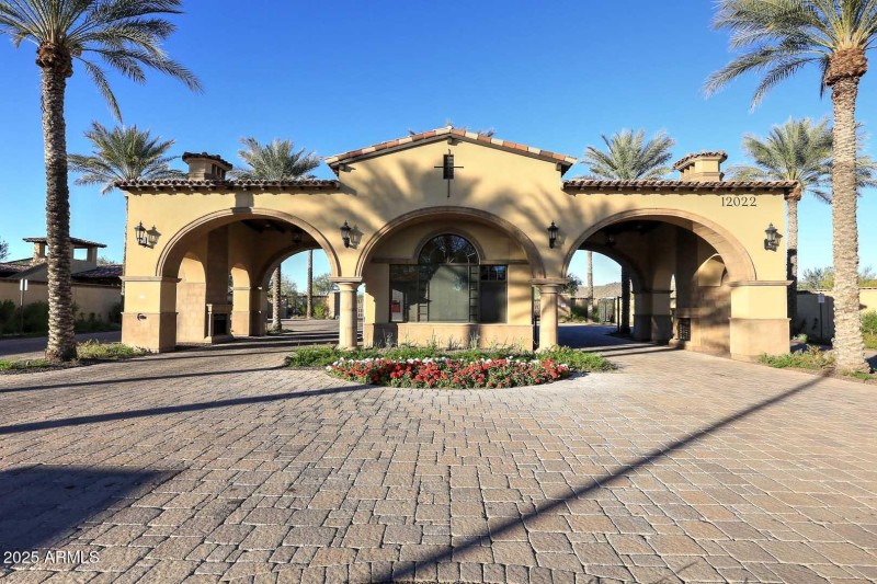 Blackstone-Guard Gate