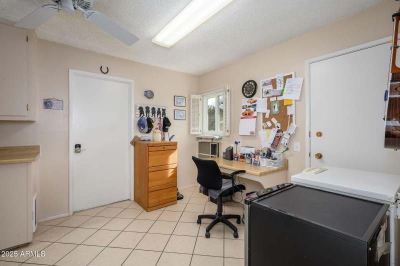HUGE LAUNDRY ROOM/OFFICE