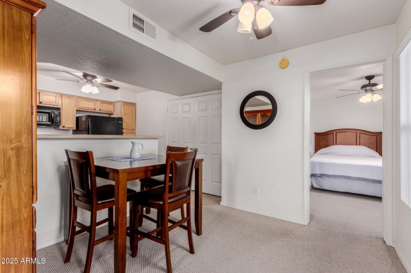 KITCHEN / DINING AREA