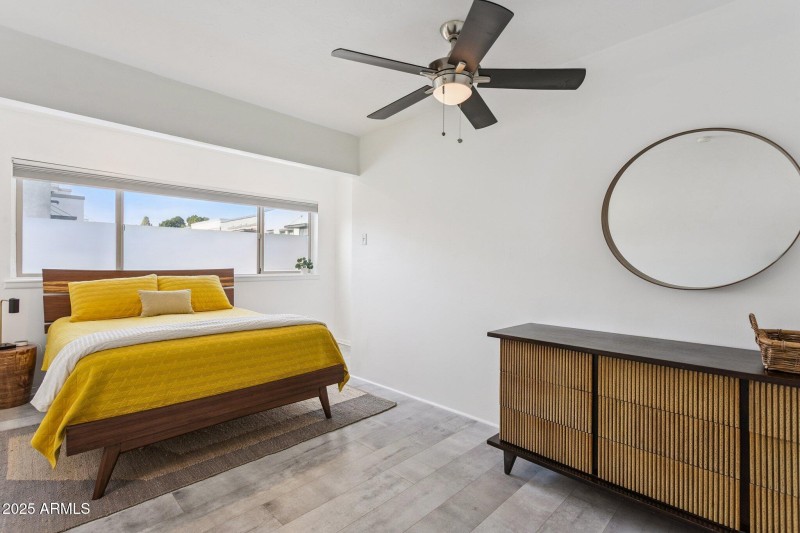 14-web-or-mls-110-w-missouri-ave-25