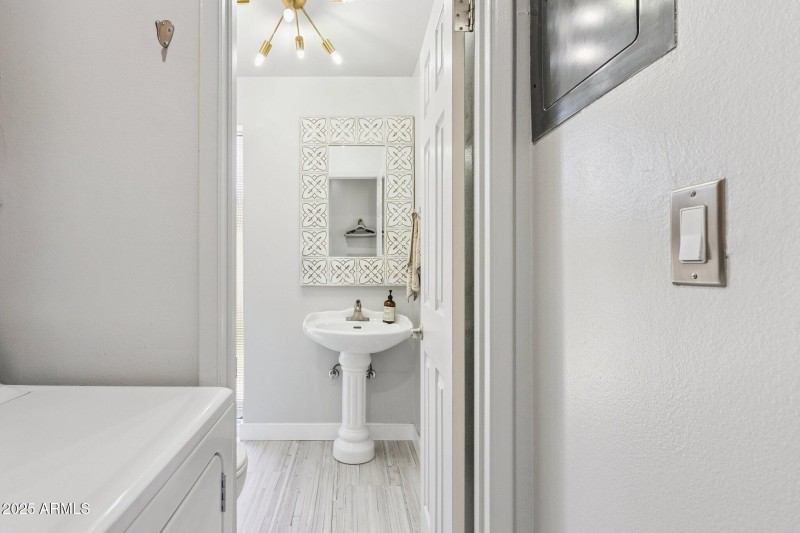 24-web-or-mls-110-w-missouri-ave-25