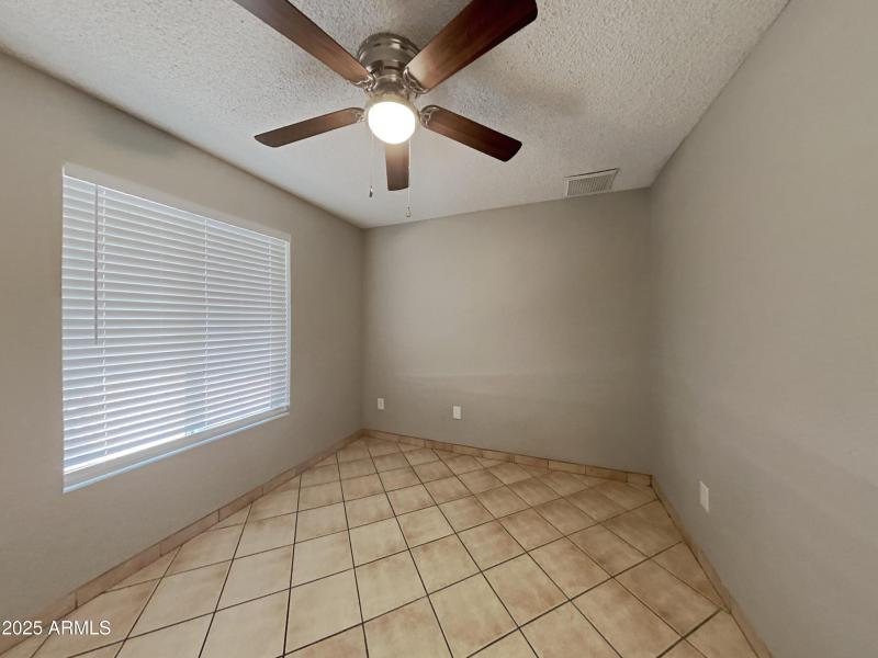 1006355.7251 W Cinnabar Avenue_10