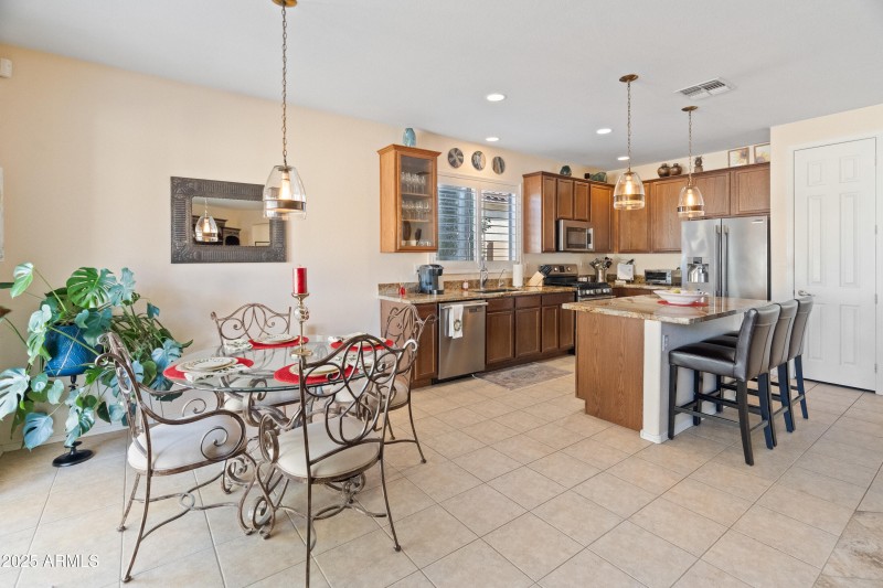 Kitchen/Breakfast Area