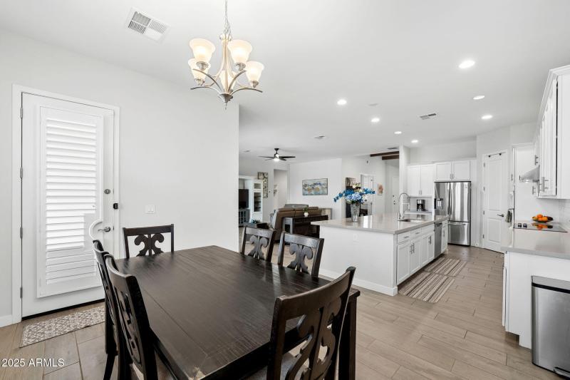 011__1294 E La Fortuna Ct