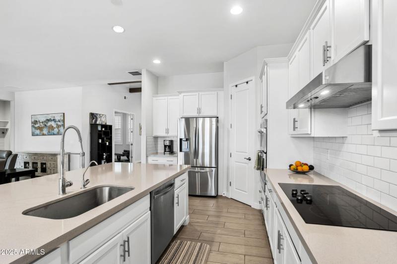 012__1294 E La Fortuna Ct