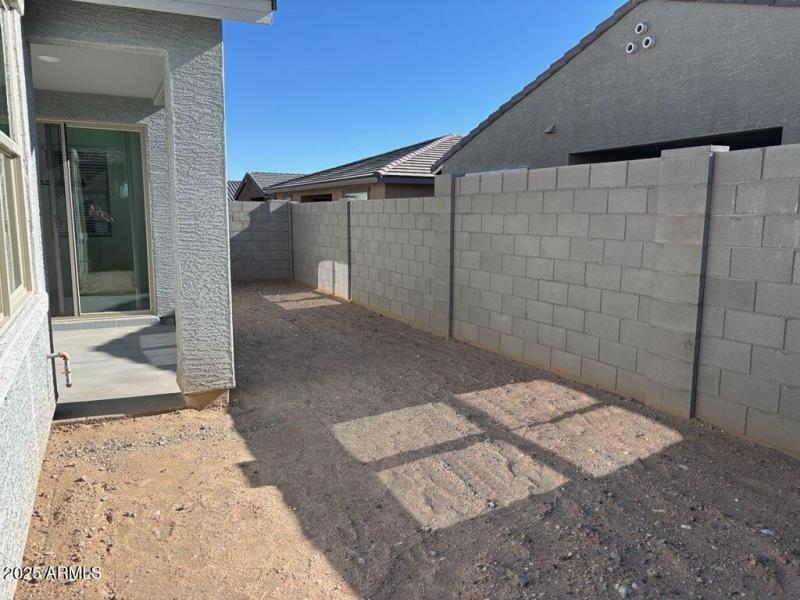 16033 W BRONCO Trail,