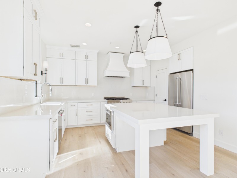 77 20704 N 90th PL Unit 1015 Kitchen