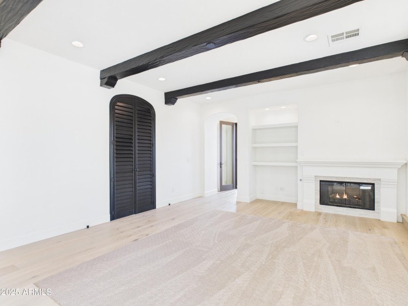 80 20704 N 90th PL Unit 1015 Living Room