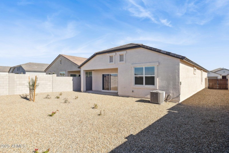 6-web-or-mls-1454-s-241st-ave