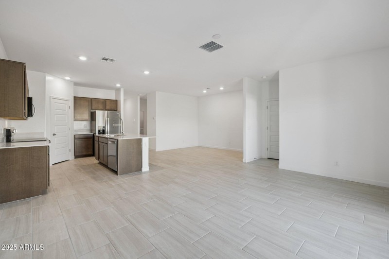 6-web-or-mls-23968-w-pima-st