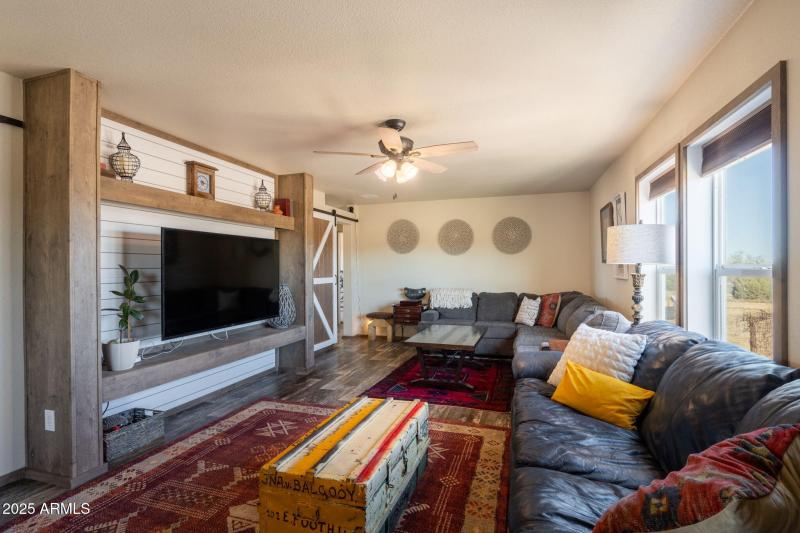 12-web-or-mls-2375-w-rd-1-s