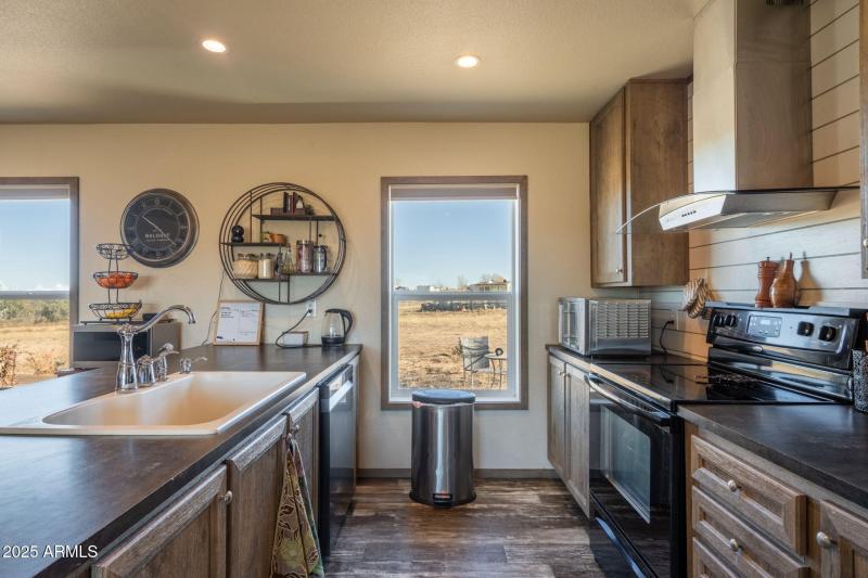 20-web-or-mls-2375-w-rd-1-s