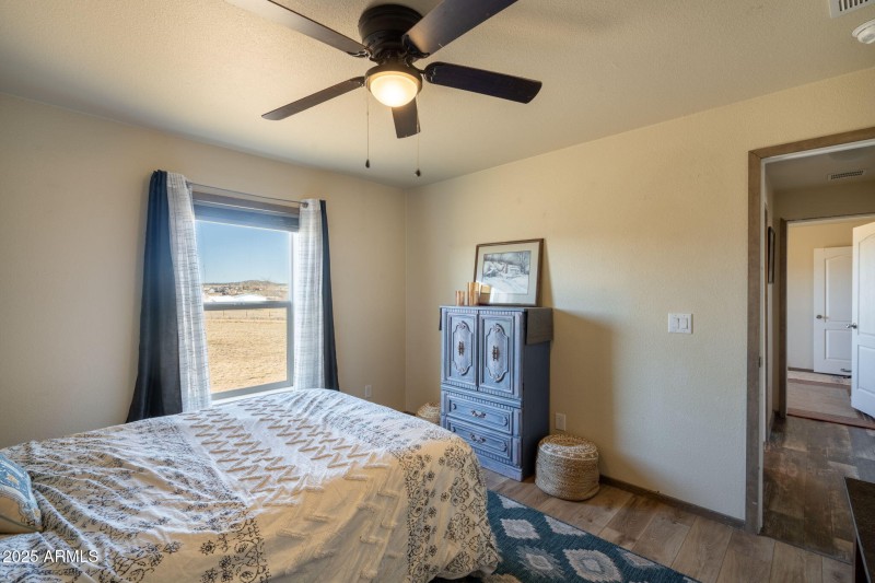 10-web-or-mls-2375-w-rd-1-s