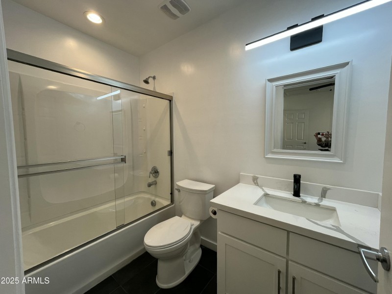 DC43E301-DB9F-44F5-BAFE-D3B8126FE0EB