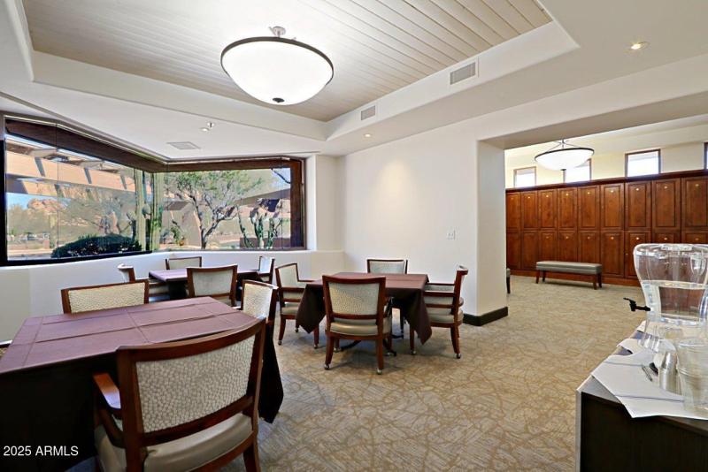 4.5 Golfers Lounge 1