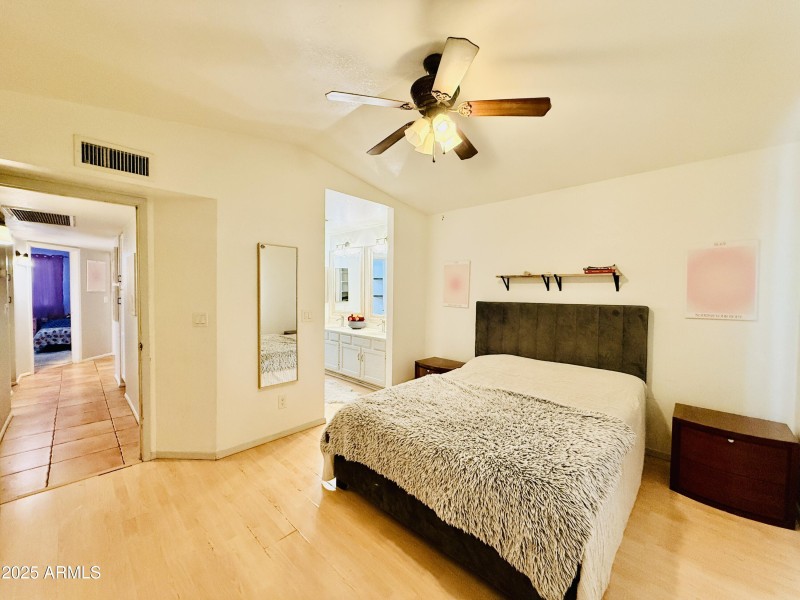 12B4B302-39AC-407A-A467-4909F98AE099_1_2