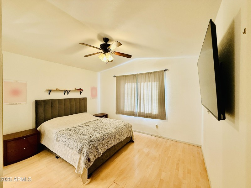 55809DA2-284D-4BD2-A44B-B26C78083F5C_1_2