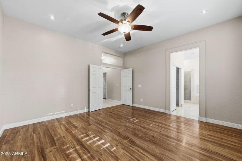 019__2225 W Olive Way