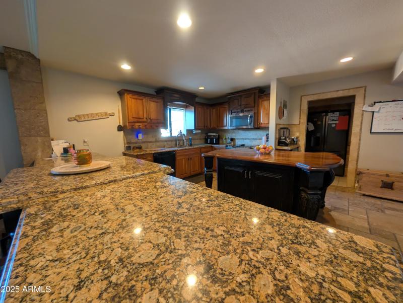 PXL_20251218_223735892