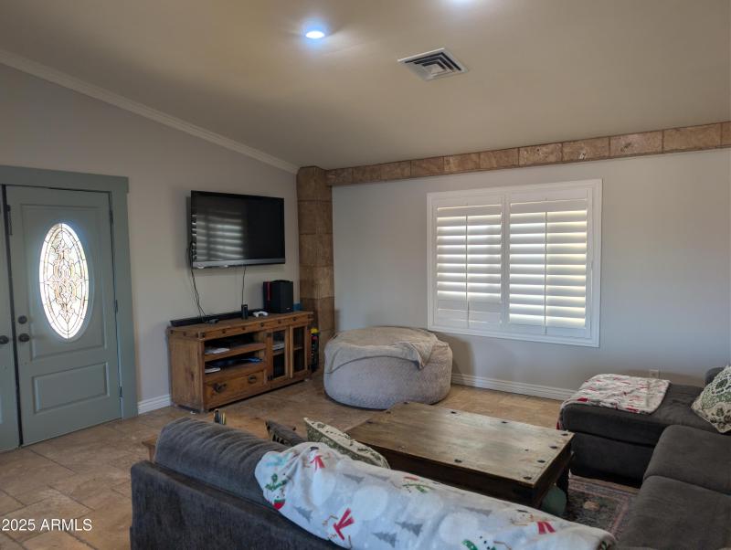 PXL_20251218_224558206