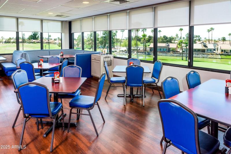 12.0 Horizon Room Dining with Views