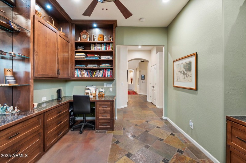 27-Study/Den/Office Room